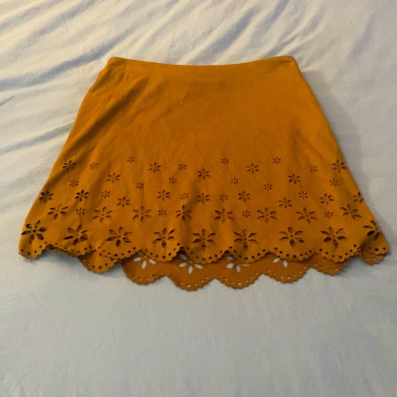 Forever 21 Faux Suede Mini Skirt, Size Small, Brown with Lattice Pattern - Picture 1 of 2